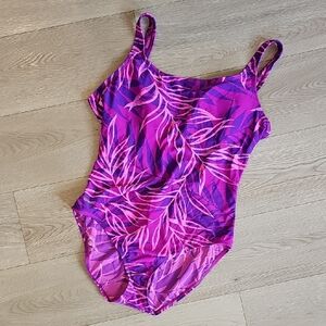 Speedo Deep Curved‎ Back Hem One Piece Swim Suit, Size 18
